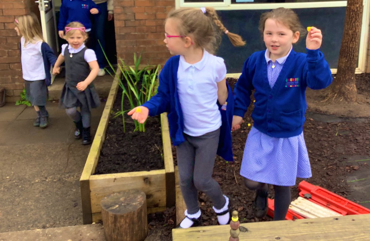 LlanFach2030's tweet photo. @LlanFachPrm  Foundation Phase had so much fun hunting for chicks in our annual chick/egg hunt! 🐣 🍫 🐰 https://t.co/RbM88avq5o