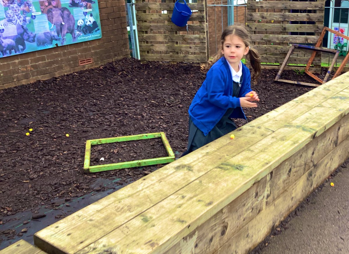 LlanFach2030's tweet photo. @LlanFachPrm  Foundation Phase had so much fun hunting for chicks in our annual chick/egg hunt! 🐣 🍫 🐰 https://t.co/RbM88avq5o