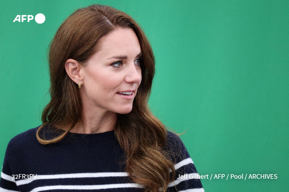 La princesse Kate, épouse de William, l'héritier du trône britannique, a annoncé dans une vidéo être atteinte d'un cancer et avoir entamé une chimiothérapie #AFP 1/2