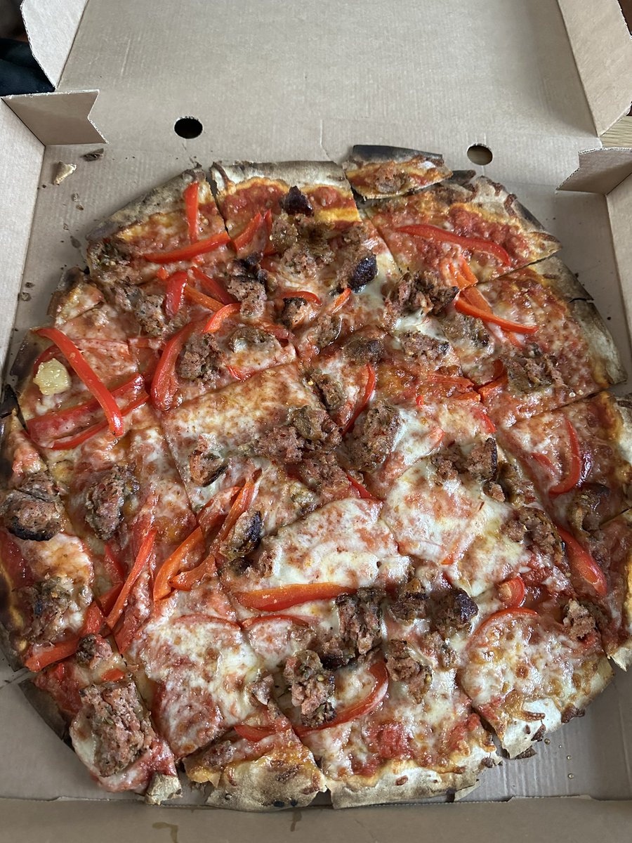 Kicking off the weekend with a chicago thin crust style from Flout pizza
