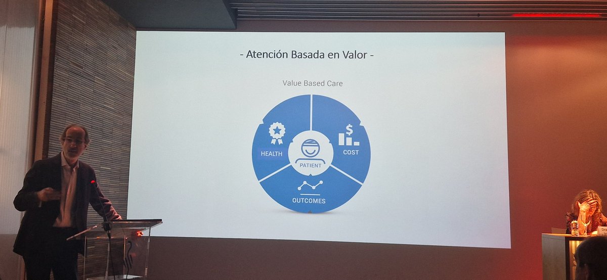 vtraver's tweet photo. Em III Jornada VALDOLOR, @Valdiviesober presenta la aproximación de la @GVAsanitat de transformación digital que es también necesaria para una correcta atención de los pacientes con dolor https://t.co/4QHGgcnskd