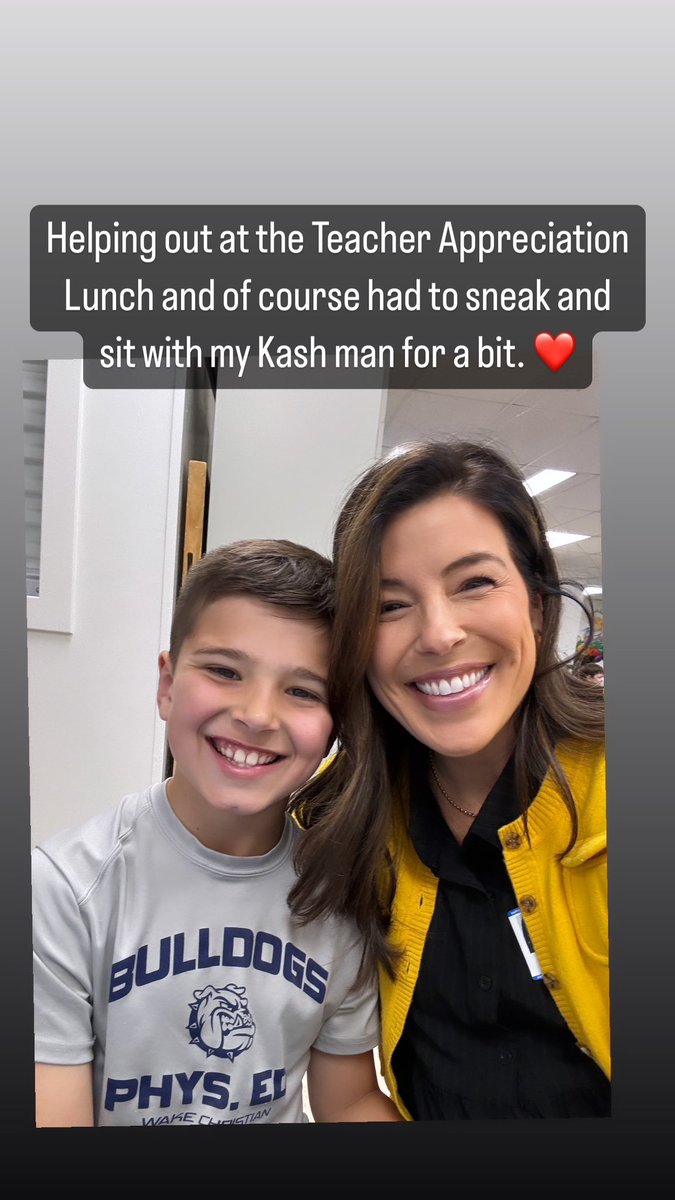 MonicaPalumbo's tweet photo. Always a treat to be able to have lunch with my honey bun. #Mommin https://t.co/E3PQBeVruE