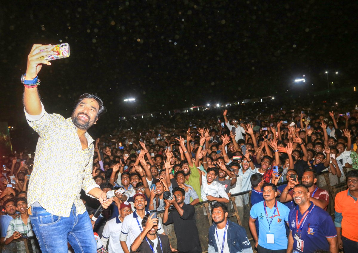 First Look Teaser of #SoodhuKavvum2 நாடும் நாட்டு மக்களும் 💥 launched in the presence of 7500 + students at #VelTechEngineeringCollege #SoodhuKavvum2Teaser youtu.be/7ryg5ay-5PY A @dir_arjun Directorial Produced By @icvkumar @thangamcinemas @ThirukumaranEnt @cinemas56492…