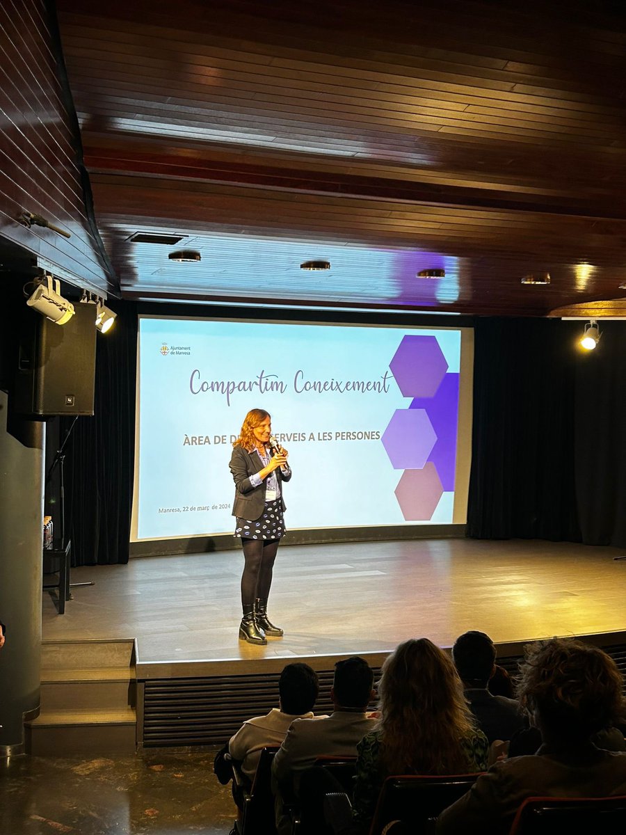 Orgullosíssima de tots els i les  professionals de l’àrea de drets i serveis a les persones de l’<a href="/ajmanresa/">Ajuntament de Manresa</a> 
Avui hem compartit coneixement i projectes entre nosaltres. 10 projectes que son referents d’innovació i qualitat.