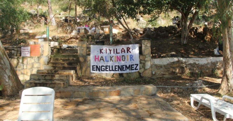 GundemFethiye's tweet photo. 🟩Kıyı işgaline karşı eylem yapan yurttaşların yargılandığı davada beraat kararı: “Tüm işgaller kaldırılıncaya kadar mücadelemizi kararlılıkla sürdüreceğiz”

@MucepG