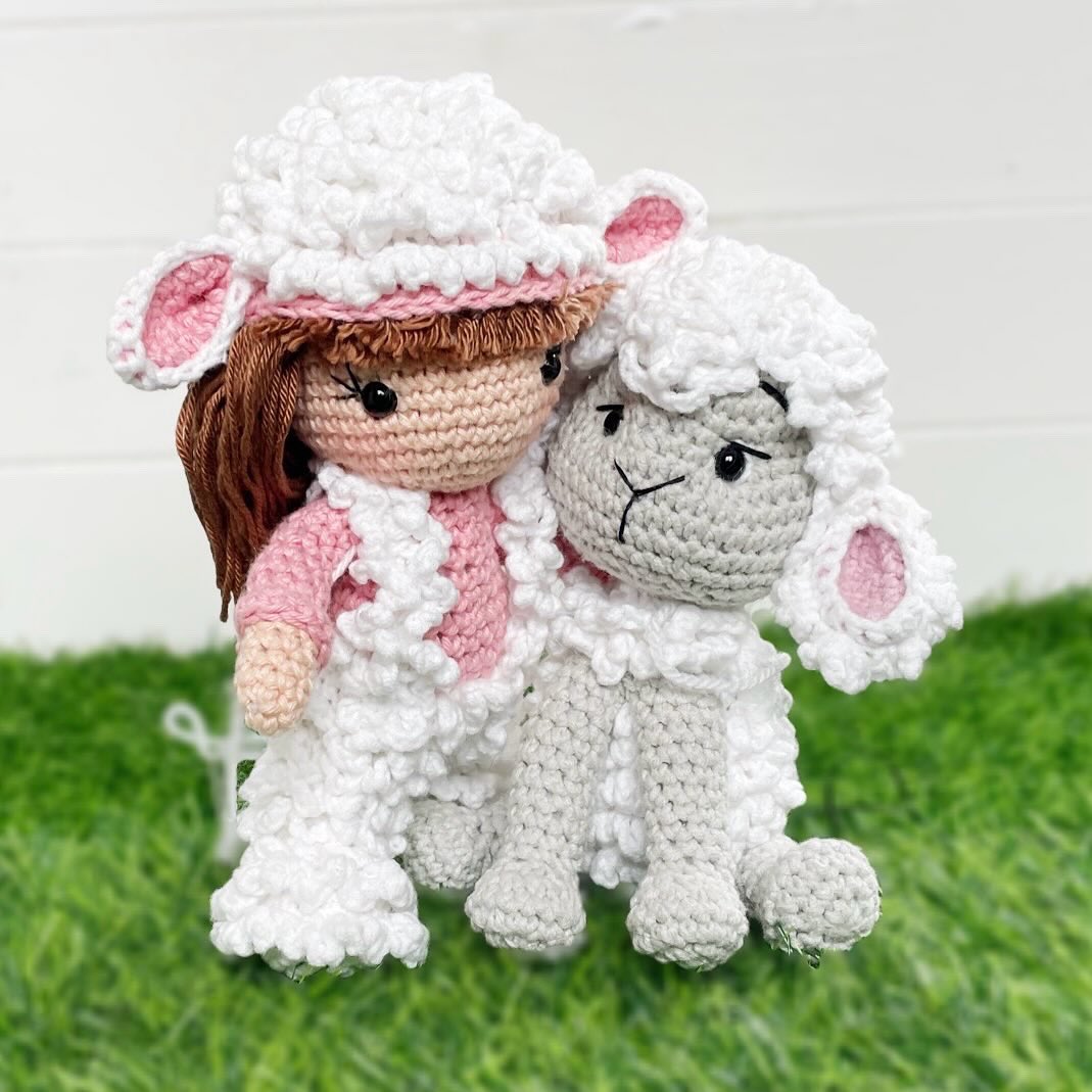 CraftEllies's tweet image. Wouldn’t these make the perfect little Easter gift for someone? 

elliescraftboutique.patternbyetsy.com/listing/168690…

#yarnlovers #crochet #scheepjes #crochetlove #crocheteveryday #crocheting #crochetinspiration #amigurumi #amigurumidesign #crochetdesign #crochettoys #lamb #lambkin #easter #easterlamb