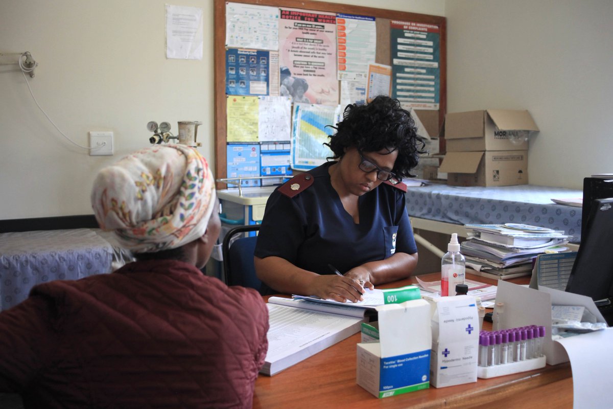 What’s in a word? @HeleneMarivdW writes about finding out why #TB is called the “disease of paper” in isiXhosa — and how this understanding can help us to #EndTB. Read more. #WorldTBDay bhekisisa.org/article/2024-0…