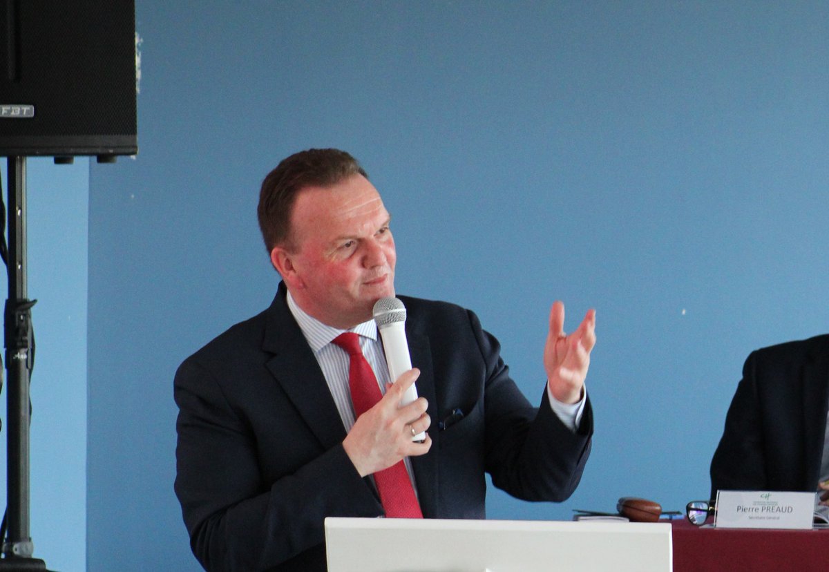 CourseshippAMCO's tweet photo. Demain matin, André Martin, le Président de la Fédération Régionale AMCO sera au micro d’Oxygène Radio.

Au programme de cette interview :
 🍀 Le début de saison de la Fédération AMCO.
  🔥 L’ouverture des courses du Lion d’Angers. 

Rendez-vous sur les ondes d’Oxygène ! https://t.co/1lclujGpdy