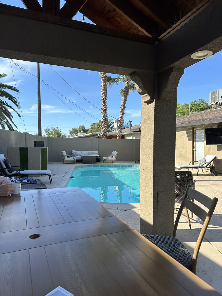 Chubbss24's tweet photo. Sunny and 80+ degrees in Scottsdale today, hope that stuff melts by the time we come home! https://t.co/WDPAbCP7uH