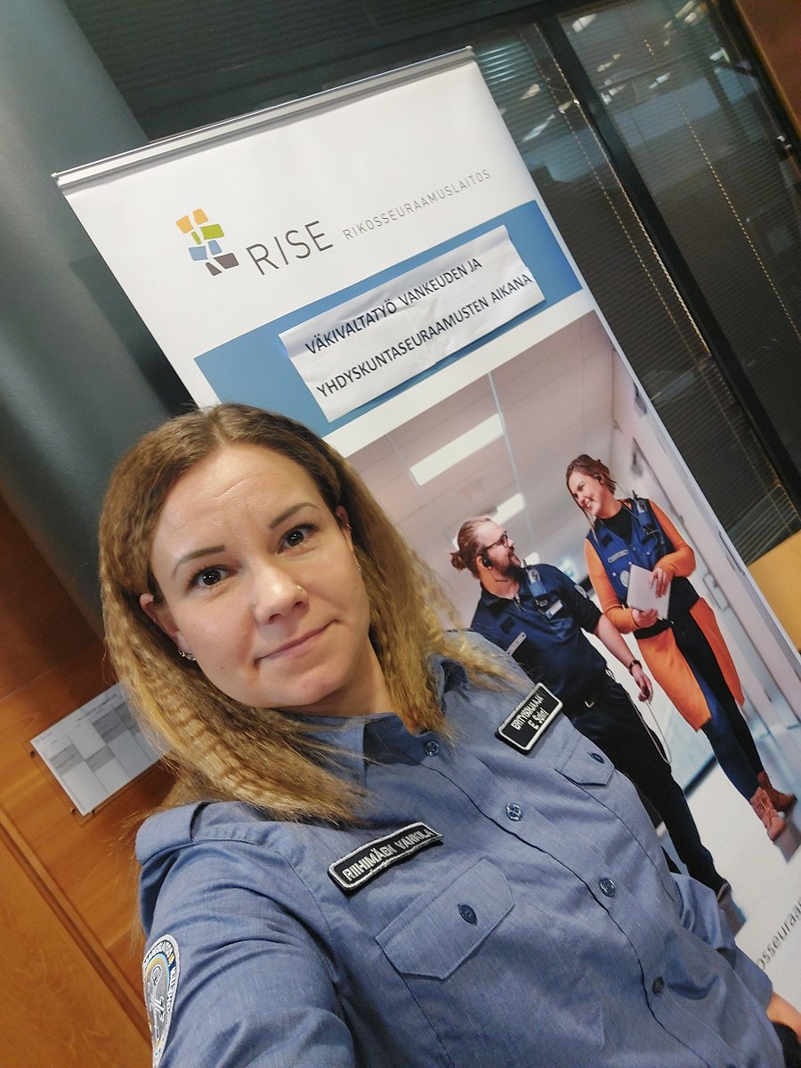 EijaSoini's tweet photo. Ti-ke edustin yhtenä @rikosseuraamus Pirkanmaan väkivaltatyön messuilla👮🏼♀️Paljon tuttuja yhteistyökumppaneita ja alan uusia opiskelijoita. Osaltani vastaan #riihimäenvankila'ssa vakavaan väkivaltaan syyllistyneiden kuntoutuksesta🫱🏻🫲🏼
#väkivaltatyö #ennaltaehkäisy
#kuntoutus #messut https://t.co/pYyP2AHFvn