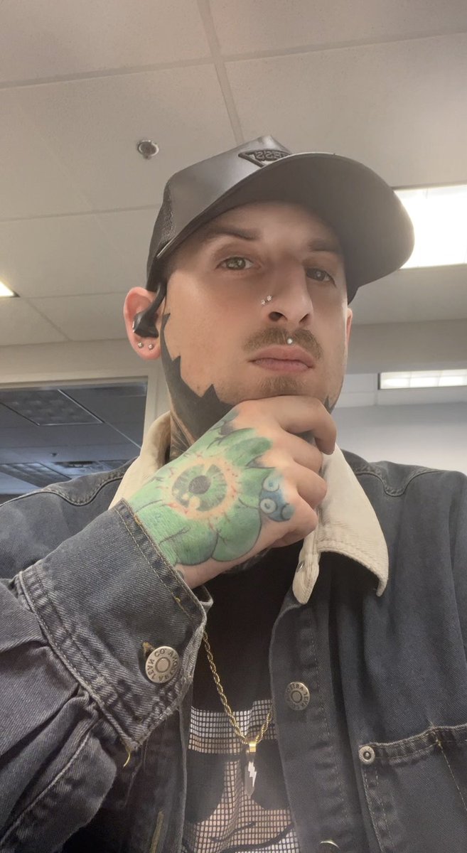 JackLeft69's tweet photo. Stare into my eyes and know that I don’t give a Fck.
Message me for bookings in phoenix area https://t.co/15ndMrAc8V
