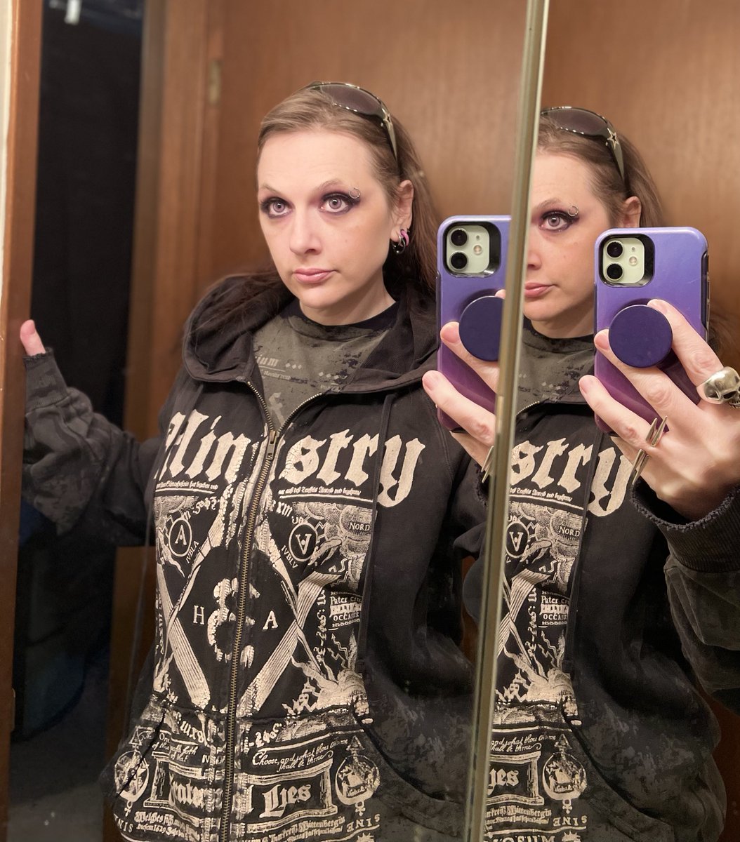 bea_evil's tweet photo. yeah okay I got my lil Ministry outfit on let’s fuckin do this 💜 
headin to Cherokee 

@weareministry #MinistryBand #AlJourgensen #AlJourgensenForPresident #FrontlineAssembly #GaryNuman #industrialmusic #industrialmetal #rivethead https://t.co/hYNELB7CBB