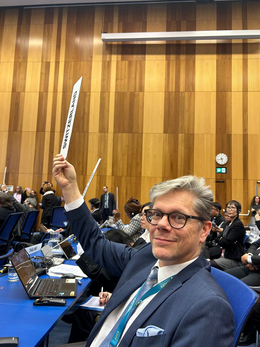 #LastDay of #CND67: In a historical vote, the Commission voted on an US resolution on the prevention of drug overdose, including „harm reduction“ for the first time.🇨🇭is strongly committed to a #health & #humanRights centered approach in #drugpolicy