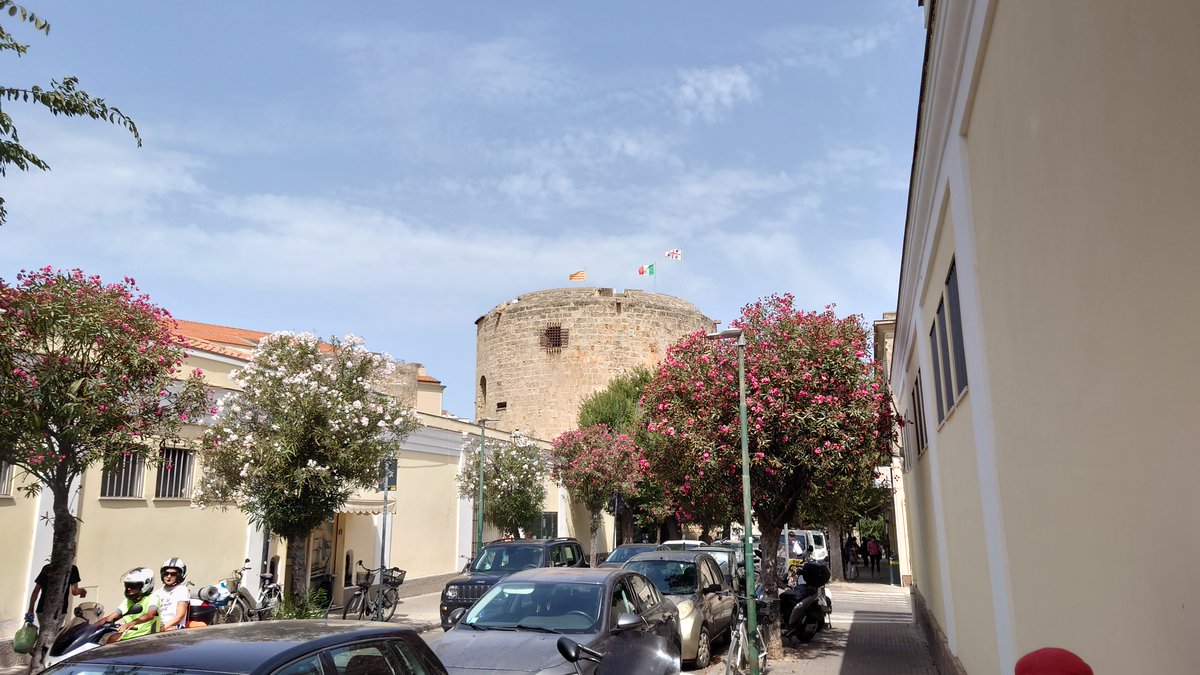 Alghero, Italy 🇮🇹 

#tft #wineoclock #italy #stormhour #italia #sun #thephotohour #landscape #sardinia #sardegna #landscape #architecture #landscapephotography #landscapes #alghero #streetphotography