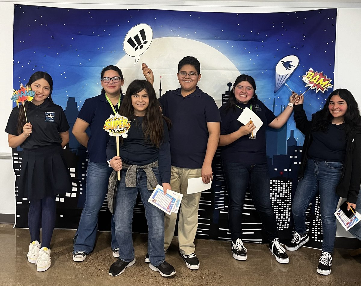 Clarke Middle School Librarian/Bibliotecaria MLS tweet media