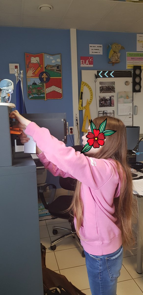 GuillouRachel's tweet photo. Lena m'a bien expliqué le fonctionnement de la banque de #ulis à #beuvry pour débloquer des activités différentes.
Lena adore être au college et visiblement à #ulis
#lapepiteecoleinclusive
#lemomentchouette
#ecoleinclusive 
Ludifier les activités, les adapter, oser la créativité! https://t.co/zlTb2UpFNy