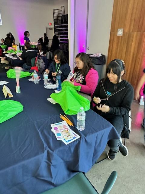 LMartinez_PHE's tweet photo. Comic Chaos are participating in the Maverick Mayham!!! Enjoy and have fun stalions!!πππ #PrideInEveryStride
#ExcellenceForAll
#TeamSISD
#Slider_Middle
#SISDMavericks https://t.co/12pzV5cJmv
