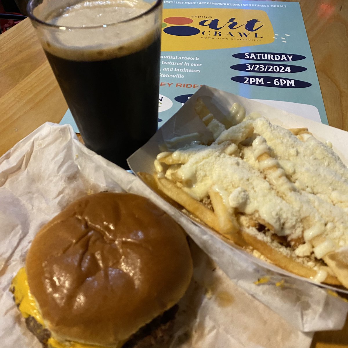 Smash Burger & Truffle Fries B's from Grill with a Val’s Chocolate Stout from Red Buffalo Brewing Co. listening to Breaking Point Band . . #letseat #letsdrink #letslisten #supportlocal