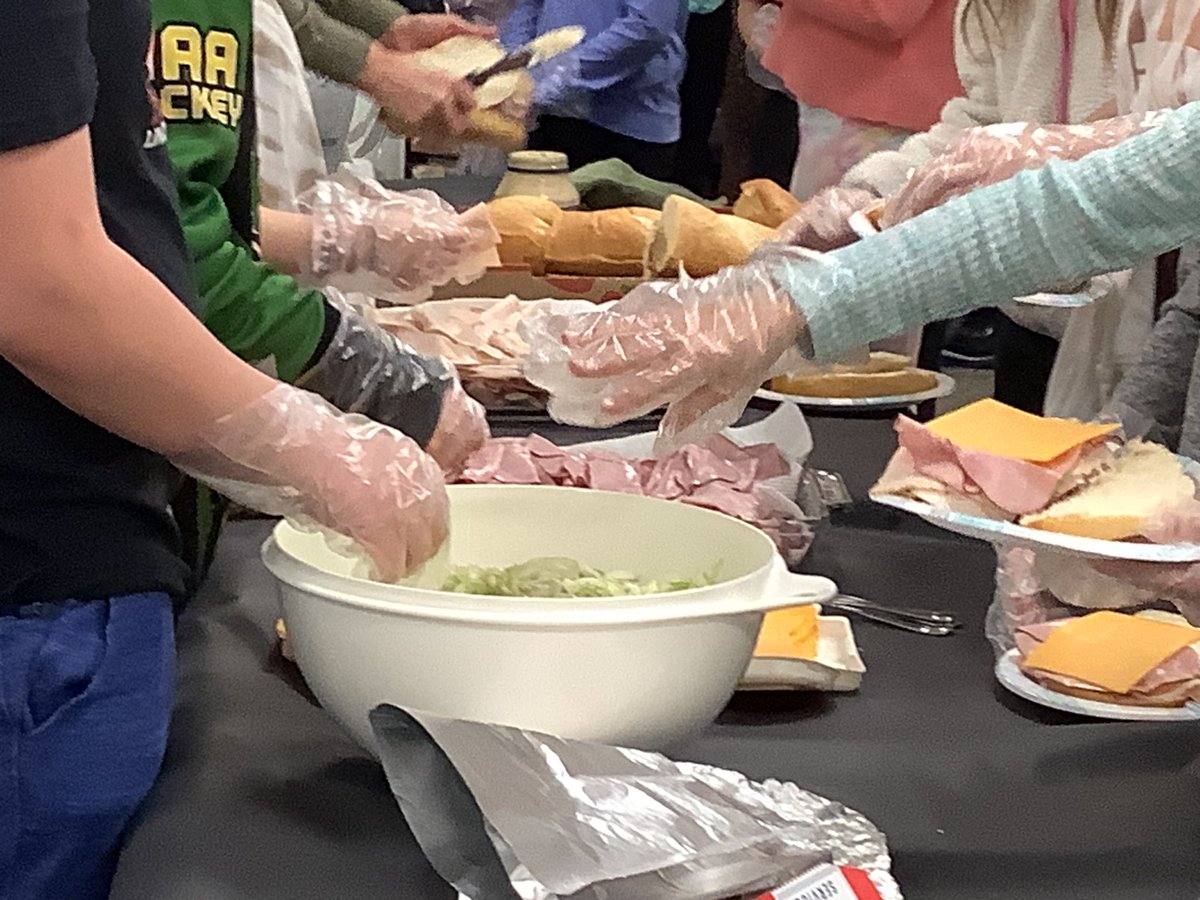 BeAmazing2day's tweet image. The DC Everest Mountain Bay Elementary Be Amazing Club made 60 lunches for Marty’s Bus.  The recipients of these lunches were especially touched by the kind comments and decorations that were written on the bags from the students.
This project was funded by Be Amazing