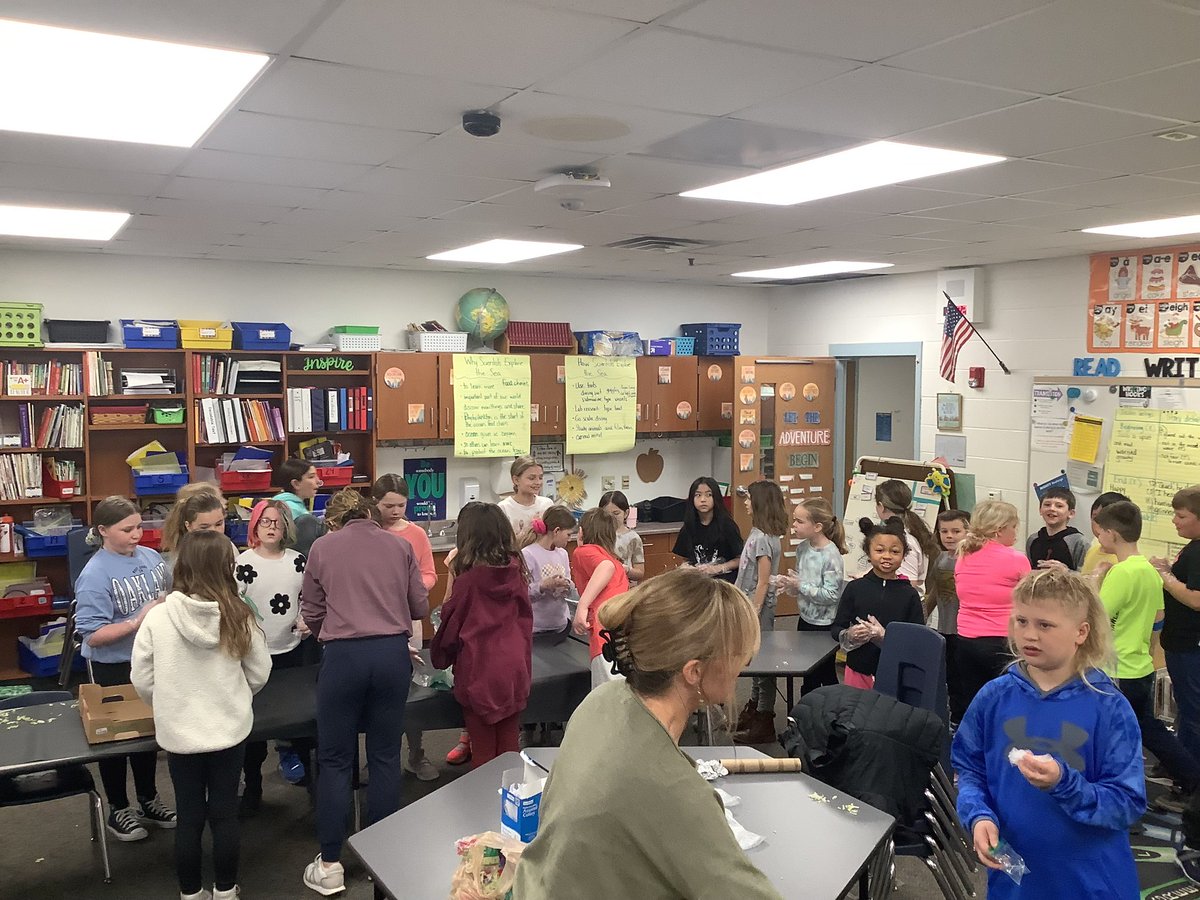 BeAmazing2day's tweet image. The DC Everest Mountain Bay Elementary Be Amazing Club made 60 lunches for Marty’s Bus.  The recipients of these lunches were especially touched by the kind comments and decorations that were written on the bags from the students.
This project was funded by Be Amazing