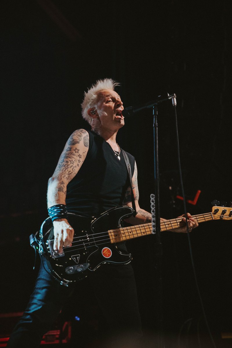 the best, @GreenDay photographed by me for @HOBAnaheim 💚