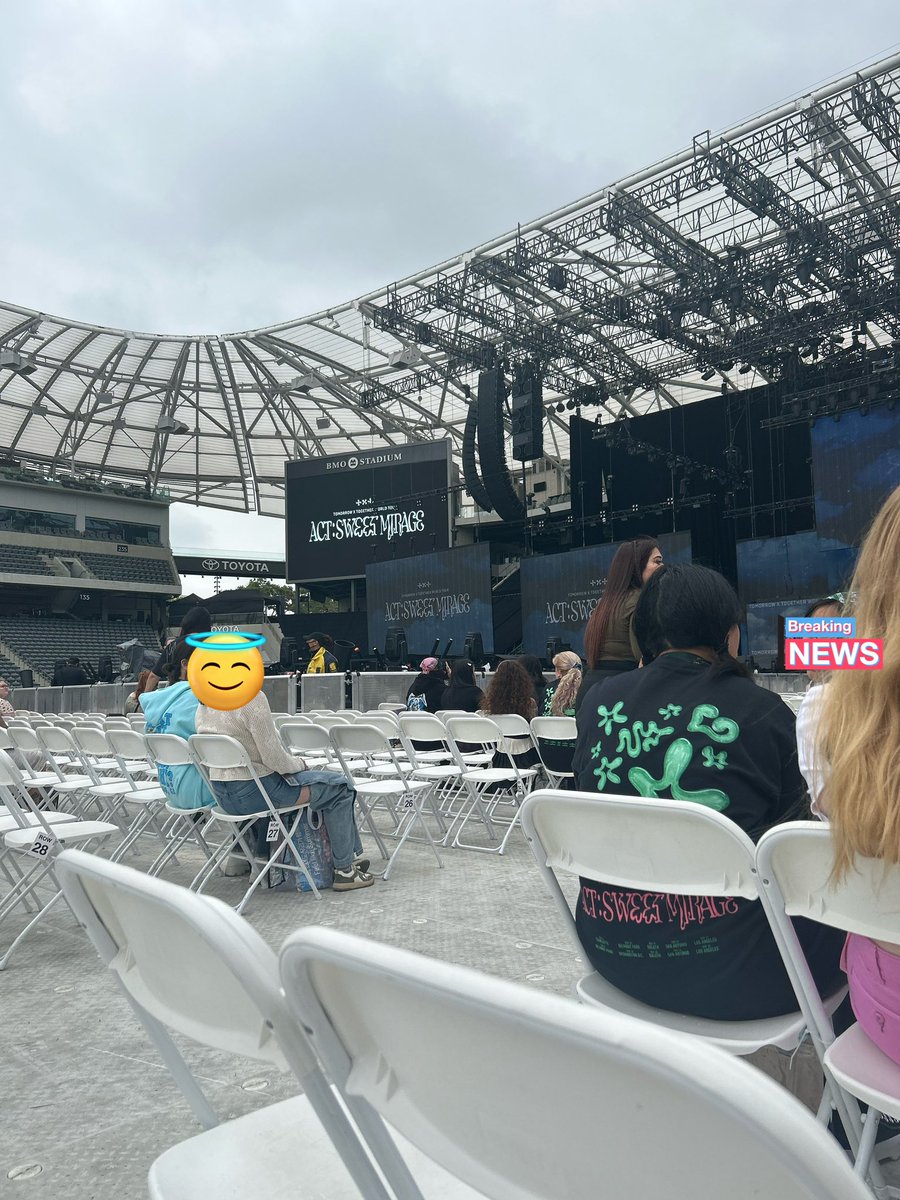 taehyun_cafe's tweet photo. saying that $600+ is worth it NAHHH this was my seat last year that cost $464 GA is not worth it https://t.co/P11yApA5e2