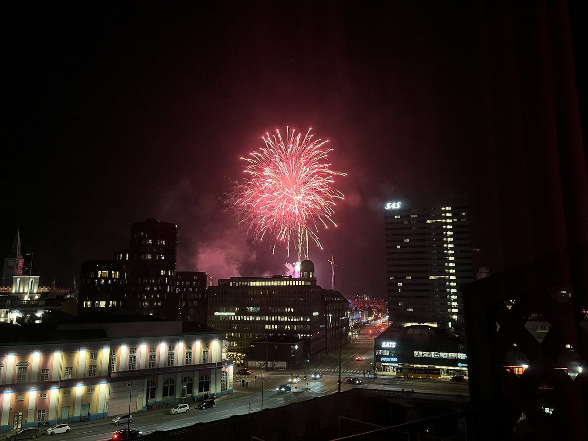 RunningManLNK's tweet image. Spectacular fireworks tonight in Copenhagen, although I don’t know why.