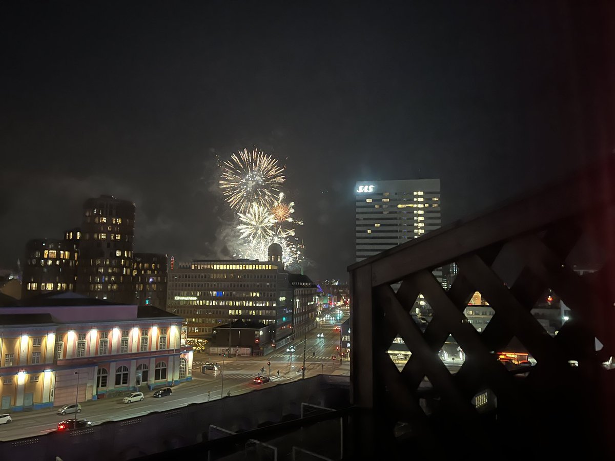 RunningManLNK's tweet image. Spectacular fireworks tonight in Copenhagen, although I don’t know why.