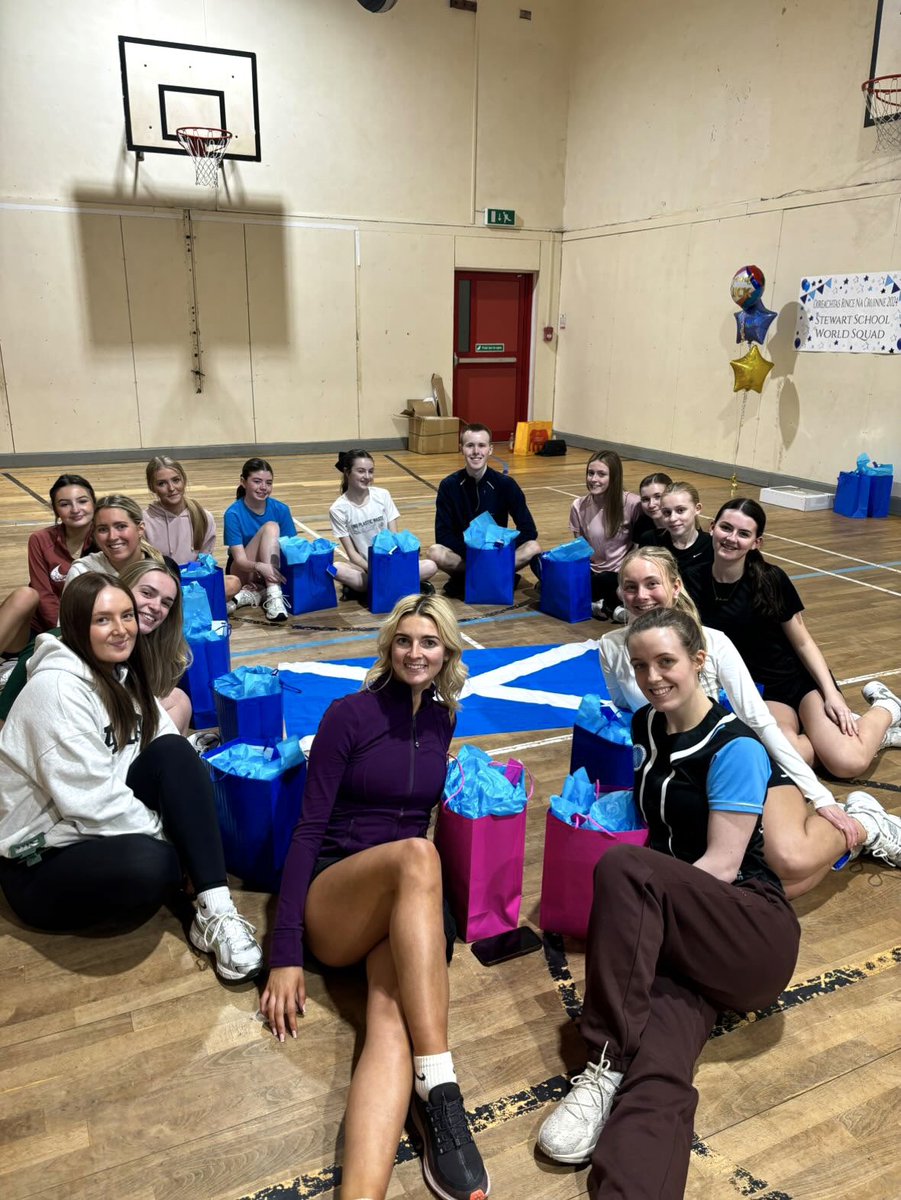 The last class before the World Irish Dancing Championships start on Sunday, in our home town!! Good luck to all the competitors☘️🤍