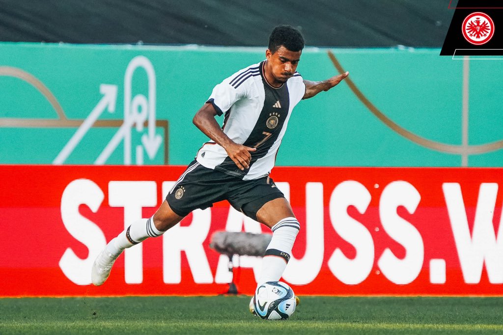𝘋𝘪𝘦 𝘌𝘳𝘨𝘦𝘣𝘯𝘪𝘴𝘴𝘦 📊⤵️

🇩🇪🇫🇷 | 3:1 | Nnamdi Collins | ⏱️ von Beginn an gespielt 
🇦🇱🇫🇮 | 0:0 | Simon Simoni | ⏱️ durchgespielt 
🇩🇪🇽🇰 | 0:0 | Ansgar Knauff | ⏱️ durchgespielt 
🇪🇬🇳🇿 | 1:0 | <a href="/OmarMarmoush/">Omar Marmoush</a> | 🔄 90’+2 ausgewechselt
🇩🇿🇧🇴 | 3:2 | Farès Chaïbi | 🔄 46‘