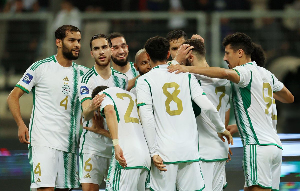 AlgMixx's tweet photo. @LesVerts هذا ما يحدث عندما تمنح الفرصة للاعبين الذين يستحقونها فعلاً، وتبتعد عن تصفية الحسابات وتفضيل المصالح الشخصية على مصلحة المنتخب 🇩🇿❤ https://t.co/JrGL7fyf8o