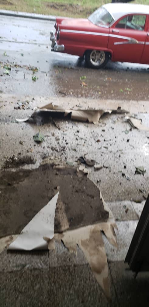 YanetHzP's tweet photo. En varias localidades de #LaHabanaDeTodos se han reportado, este viernes, tormentas locales severas.
 Ante esta situación climotológica, el llamado a la población es a mantenerse informada, alerta y cumplir con las medidas indicadas. https://t.co/dlxXPRTU2w