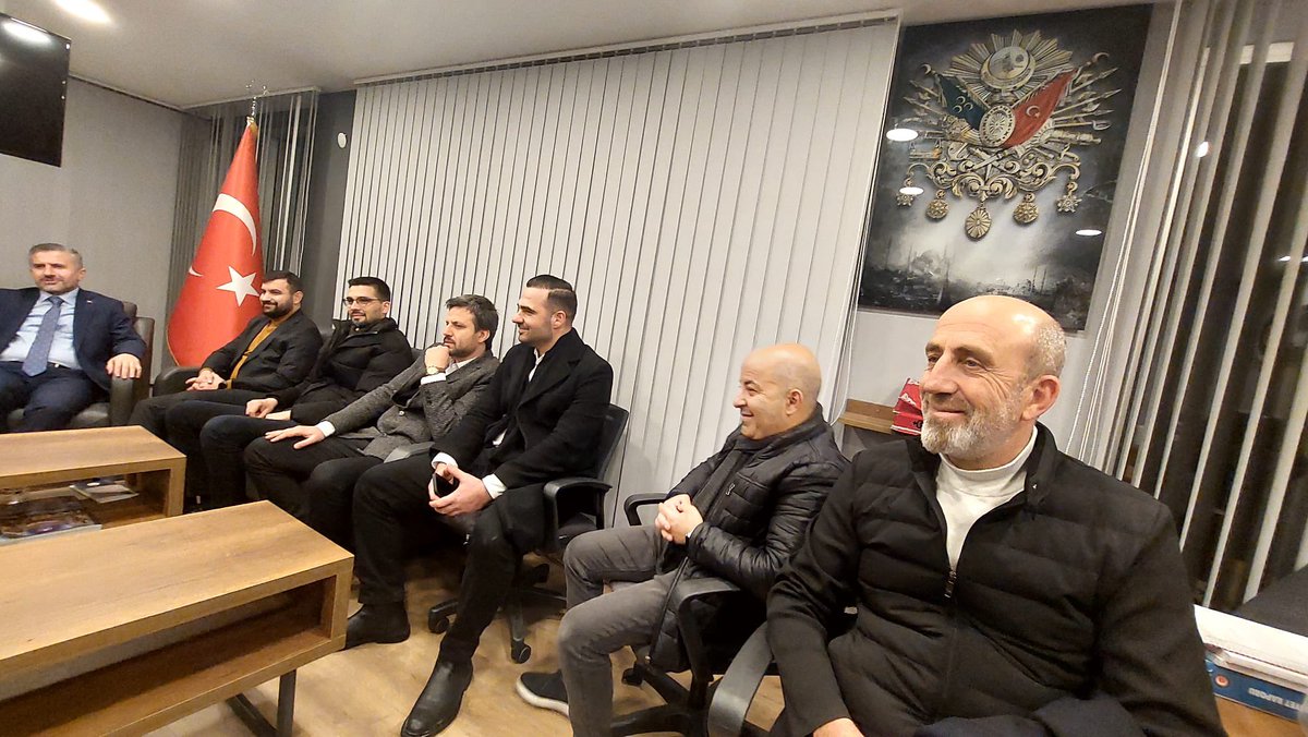 Belediye Başkan Adayımız  <a href="/naimyagci_/">Av. Mustafa Naim Yağcı</a> Başkanımızla Öz Sağlık İş Sendikası 1 Nolu Şube Başkanı  <a href="/muratkaytaran/">murat  kaytaran</a> ve 3 Nolu Şube Başkanı Ergin Belekoğlu Başkanlarımızı ve Yönetimini ziyaret ettik, Misafirperverlikleri için çok teşekkür ederiz <a href="/burakcifci34/">Burak ÇİFCİ</a> <a href="/naimyagci_/">Av. Mustafa Naim Yağcı</a> <a href="/zaferdgn/">F. Zafer Düşgün 🇹🇷</a>
