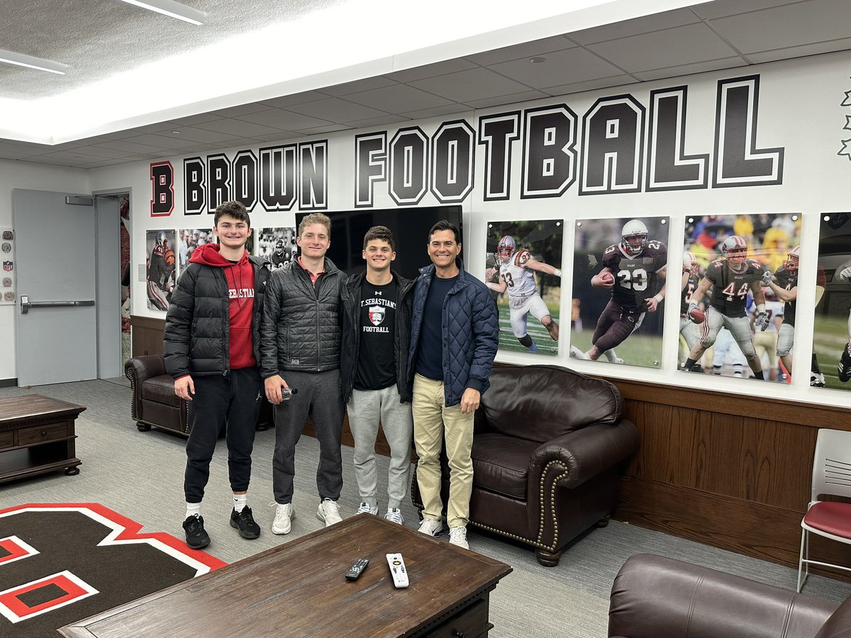 Had a great time seeing @BrownU_Football today! Thanks so much for the invite @Coach_Bunk @Coach_RMattison @BrownHCPerry