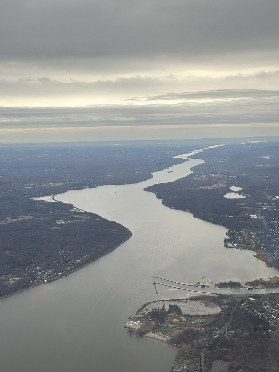 PilotFun101's tweet image. Hazy evening flight in the NY Hudson Valley. #TheBigO. #PilotFun101 #MooneyOvation #MooneyZoom