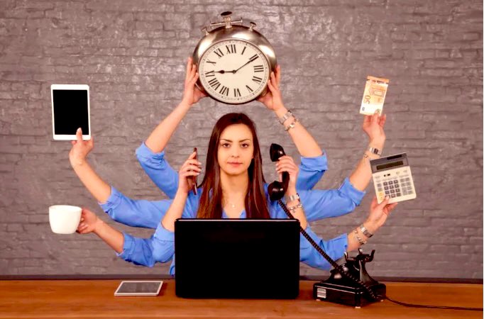 DinaH41's tweet image. Out of hand (s)!? 

#MultiTask #Multiverse  #Shiva #SuperWomen