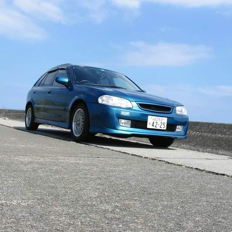 yukisaki0655's tweet photo. 3月23日はファミリアの日!(その1)
#mazda
#familia
#323f
#astina
#mazda323f
#bJ5fw
#ファミリア
#ファミリアSワゴン
#マツダ
#ファミリアの日 https://t.co/Ji06hSM0j0