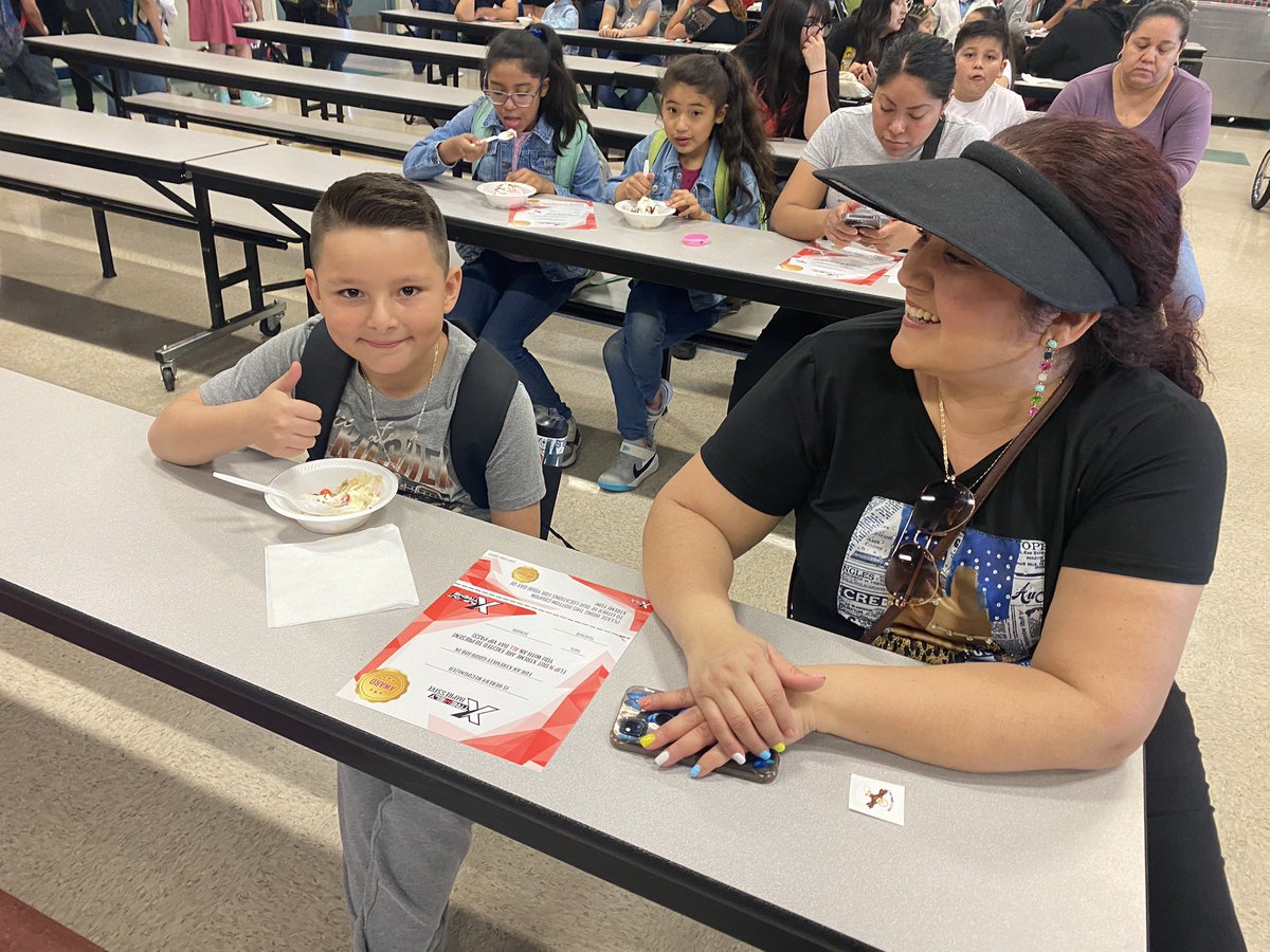 Our families ❤️ joining us for our 💯Attendance Party! @ClarkCountySch #DiazEagles