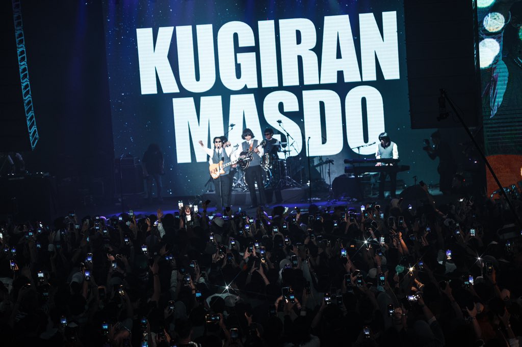 fenix360_net's tweet photo. MASDO @kugiranmasdo at Fenix360 Live - Malaysia at Jiospace, Petaling Jaya - 1/21/24 @jiospacepj
#jiospace #MASDO #fenix360 #fenix360live #newapps #socialmedia #newsocialmediaapps #appsforartists #artistsapps #musicindustry #livemusic #revolutionaryapp https://t.co/ms6wumRceR