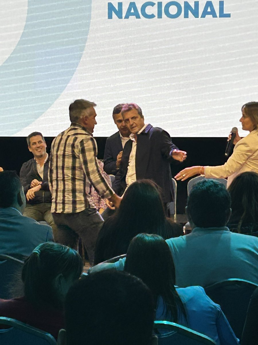 cachilumbreras2's tweet photo. @RubenEslaiman @FrenteRenovador @DiegoGiuliano @ValeriaArata @FRenUnion @SergioMassa @MalenaGalmarini Fue muy bueno juntarnos luego de bastante tiempo con todos los compañeros y compañeras de todas las provincias. Con nuevas autoridades con @DiegoGiuliano cómo presidente del Frente Renovador a nivel nacional.
#CongresoFR https://t.co/noHqIQtoXP