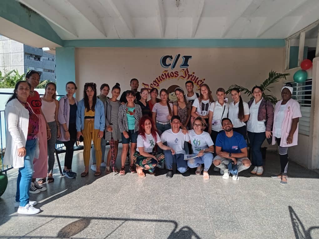 MeyvisEstevezE's tweet photo. Los miembros del secretariado nacional de la @FeuCuba recorren varias provincias del país para dialogar con el estudiando universitario sobre los diferentes procesos de la organización estudiantil. #OrgulloFEU. @DiazCanelB @DrRobertoMOjeda @AylinAlvarezG @RicardoRdz_Glz https://t.co/PIPr6w8Uw0