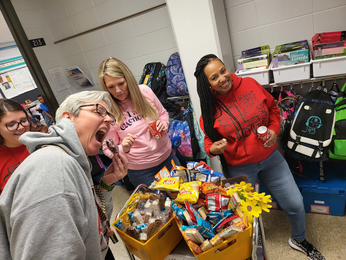 Nothing like ending the week at school with the Sunshine cart. So LUCKY to have you! <a href="/chayes4979/">Cassandra Hayes Layne Elem Principal</a>
