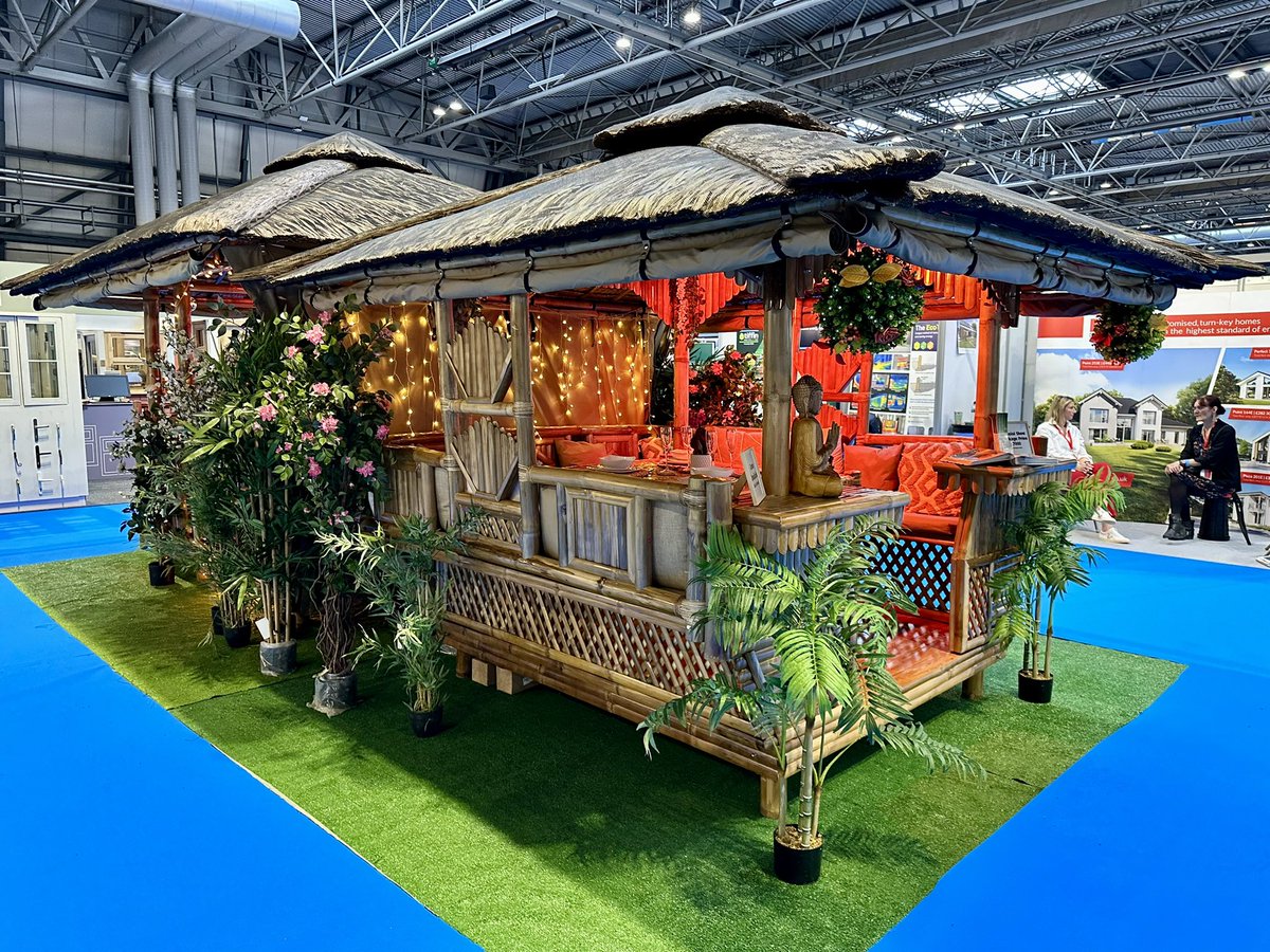 Another day and another NEC show 👏! Today we visited the Homebuilding & Renovation Show… It was so interesting to wander around meeting all the exhibitors and we now have some great inspiration for the future. 😄🏡 #AccessibleAdventures @HBR_Show