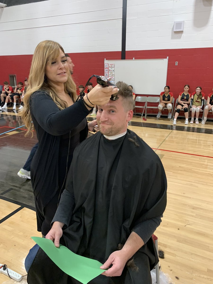 PhilDepaCCSD59's tweet image. Holmes Junior High raised over $1,000 for our first ever St. Baldricks fundraiser! Our Holmes community did a fantastic job of supporting our fundraising efforts! Hope everyone has an amazing Spring Break! #holmes #ccsd59 #conquerkidscancer #stbaldricks
