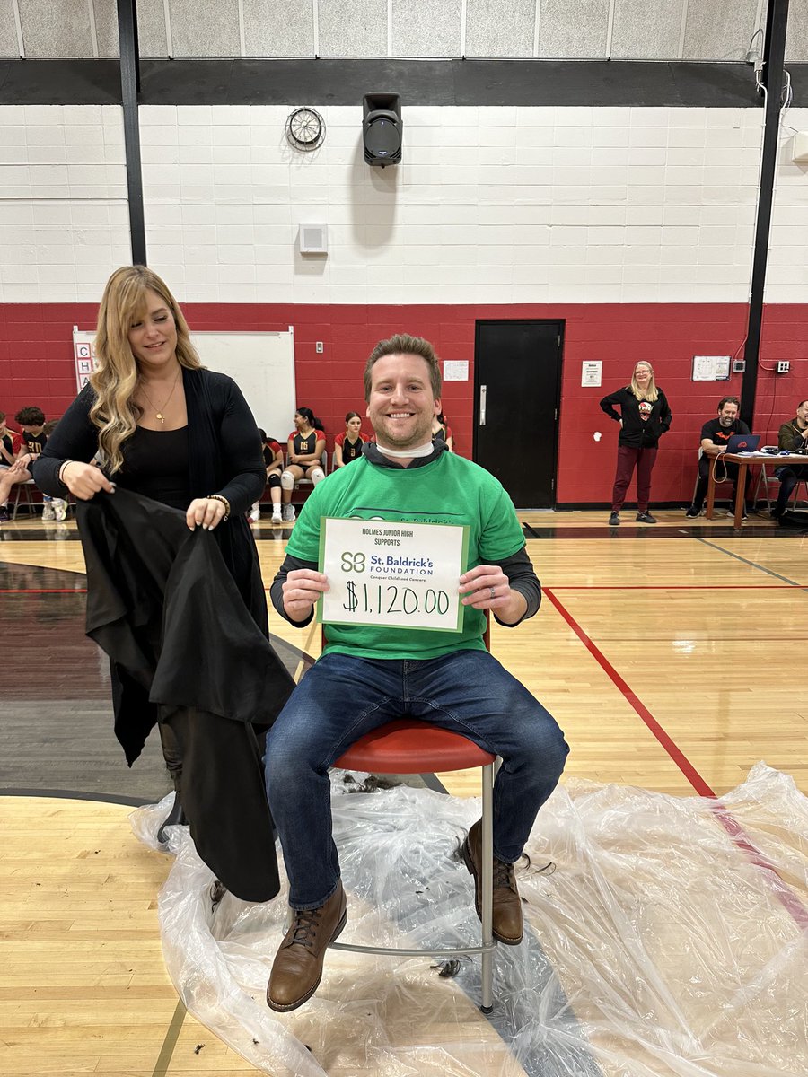 PhilDepaCCSD59's tweet image. Holmes Junior High raised over $1,000 for our first ever St. Baldricks fundraiser! Our Holmes community did a fantastic job of supporting our fundraising efforts! Hope everyone has an amazing Spring Break! #holmes #ccsd59 #conquerkidscancer #stbaldricks