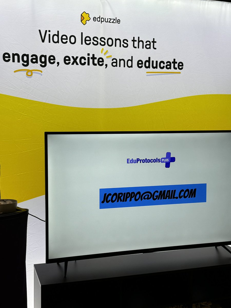 MannyDiscoTech's tweet image. Always great to have the awesome @jcorippo at the @edpuzzle booth showing how EDUPROTOCOLS and @edpuzzle work together! 
#springcue