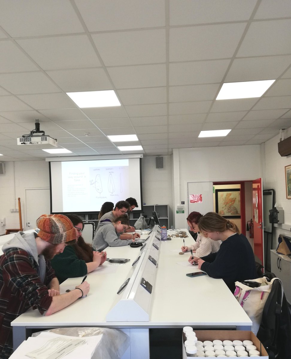 Aberdeen students getting to understand lithics by drawing them