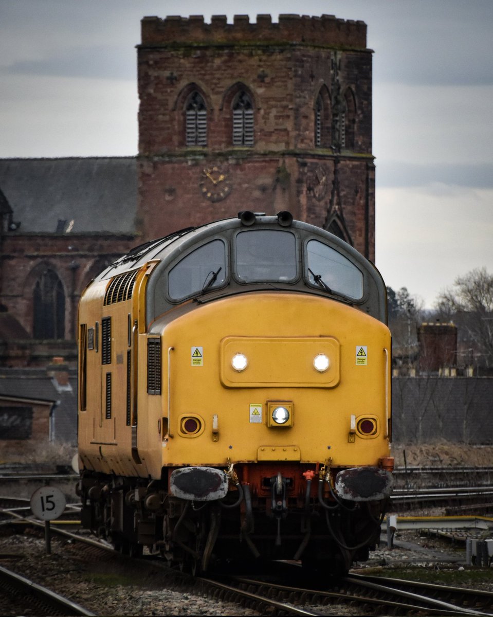 97303 Dave Berry approaching Shrewsbury working a Coleham to Coleham via Crewe as the Abbey Foregate seen in the background! @ColasRailUK @networkrail