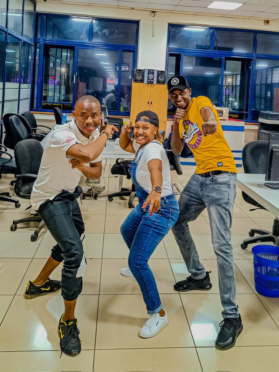 Wewe! Are you even ready for this trio kweli?? Sisi hao Maisacocktail Friday! Niko na wababas mko wapi? Kassim Mbui na Geejoe The Deejay ndani ya Radio zaidi ya Radio Radio Maisha Friday's will never be the same again 💃🏾💃🏾 #MaishaCocktail #radioprincess #gathoninakassim