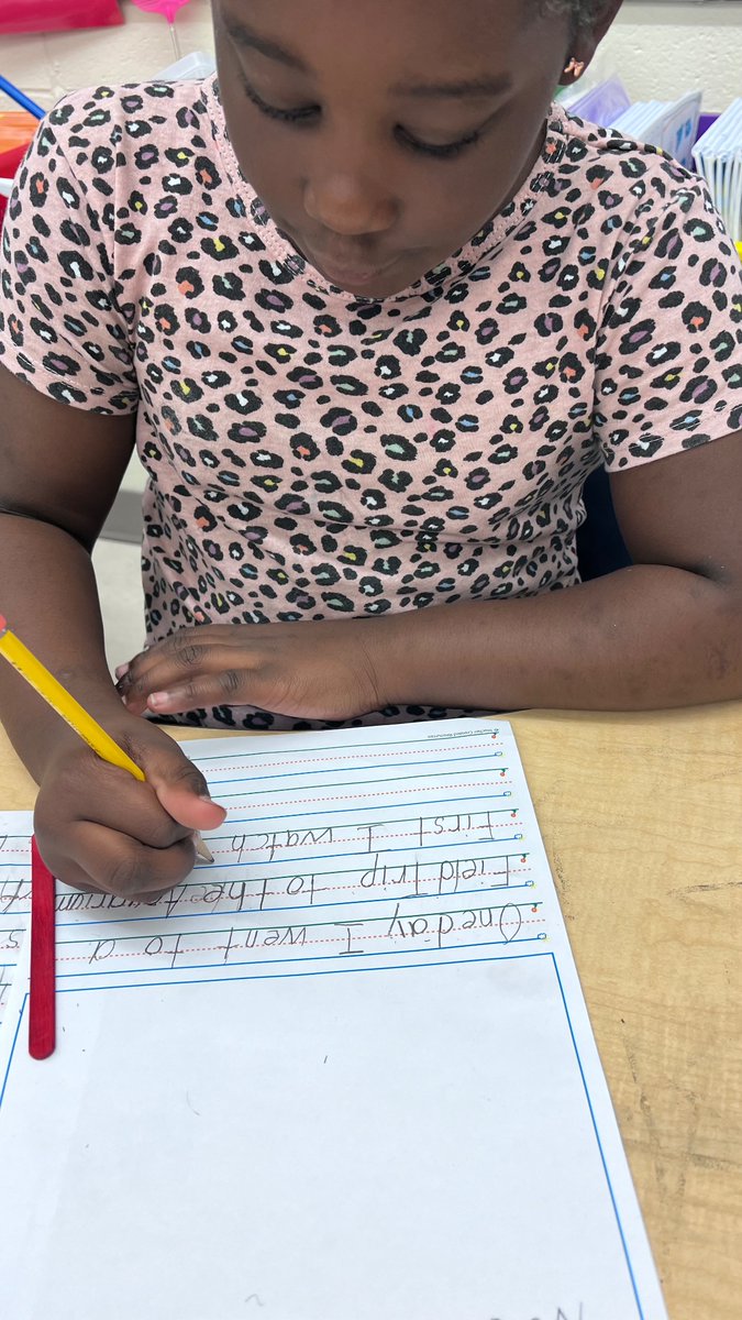 Our Kindergarten scholars had lots of fun at the aquarium & we had to WRITE about it. 🐠🦈🦀 @APSHAES